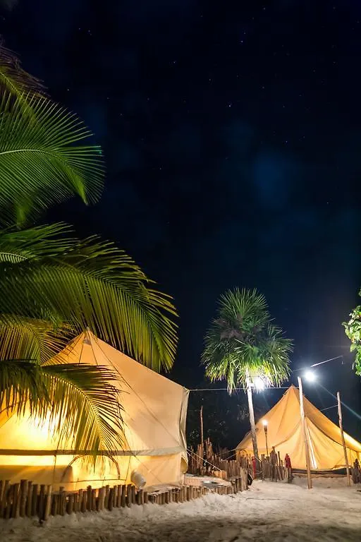 فندق تولومفي  Maxa Camp المكسيك